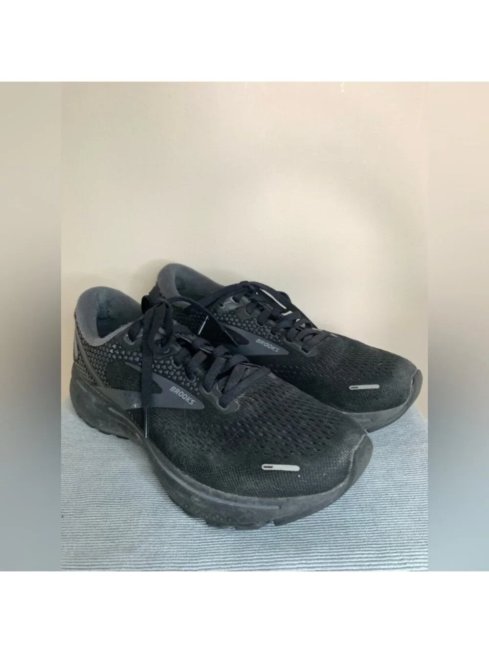 Brooks Black Shoes 8.5